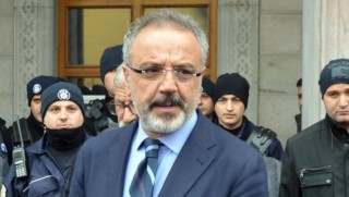 Sirrî Sakik ji erka xwe hat dûrxistin