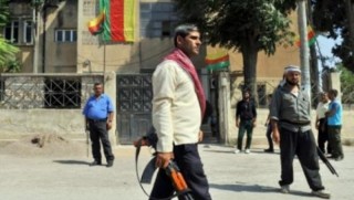 Çekdar û alîgiren PYDê ala Kurdistanê didirînin!