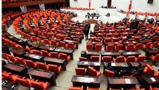 Parlamentoya Tirkiyê dirêjkirina dema Rewşa Awarte pesend kir 