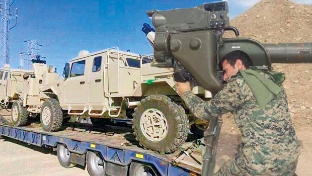 Amerîka wesayîtên bizirx û moşekên ajotî ji HSDê re şandin