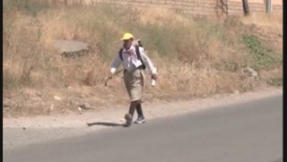 Kurdek ji Paytexta yekem a Kurdistan berbi Hewlêrê meş dike