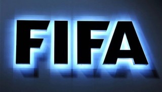 FIFA, kurdek wek rojnamevanê profesyonel hilbijart