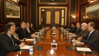 Serok Barzanî li gel şanda polîtburoya Partiya Komînîs kete civînê