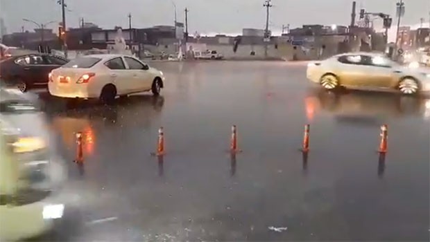Piştî deh salan li Hewlêrê baraneke tund a Nîsanê bariya