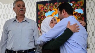  Demîrtaş: Cejna we pîroz be, Roşanê şima bimbarek bo 