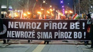 PAK: Bi xebat û têkoşînê û bi hêvîyên xwe em agirê newrozê geş bikin