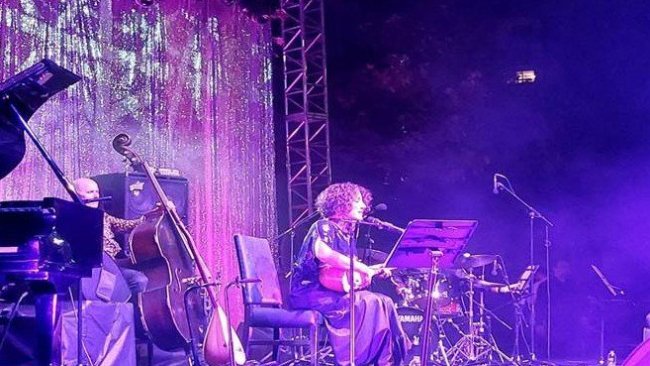 Aynur Dogan li Enqerê konsêrtek saz kir