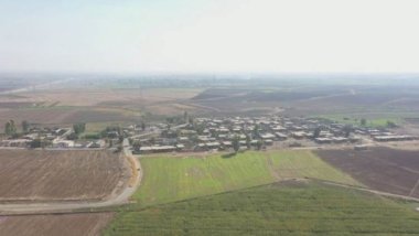 Dest danîn ser zeviyên cotkarên kurd