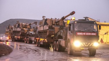 Artêşa Tirkiyê hêzên xwe ber bi çeperên şer ên li gundewarê Helebê ve dibe