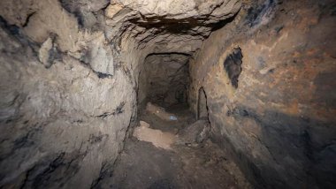 Qaçaxçiyên li xezîneyê digeriyan dîrokeke veşartî derxistin holê