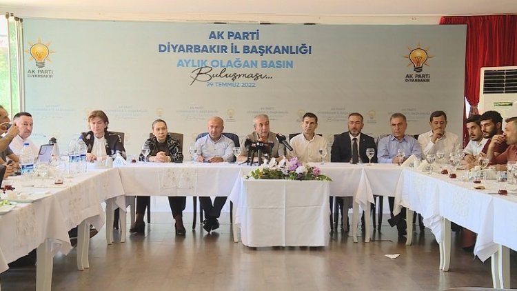 Mehdî Eker: Ez piştgiriya daxwazên perwerdehiya zimanê Kurdî dikim
