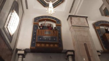 Xwepêşander li derdora Koşka Komariyê ne