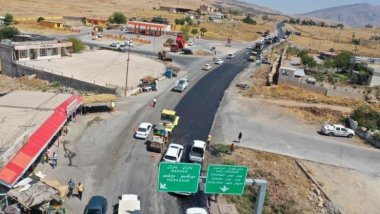 Bi amadebûna Mesrûr Barzanî kevirê binyatê yê riya Sipîlik – Xelîfan tê danîn