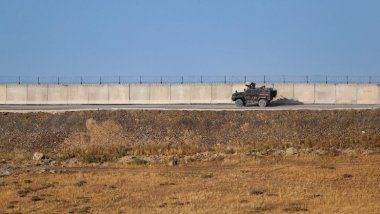 Tirkiye sînorên xwe bi &quot;dîwarê ewlehiyê&quot; tund dike