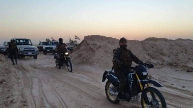 Li Mûsilê di navbera DAIŞê û Heşda Şeibî de şerekî dijwar derket