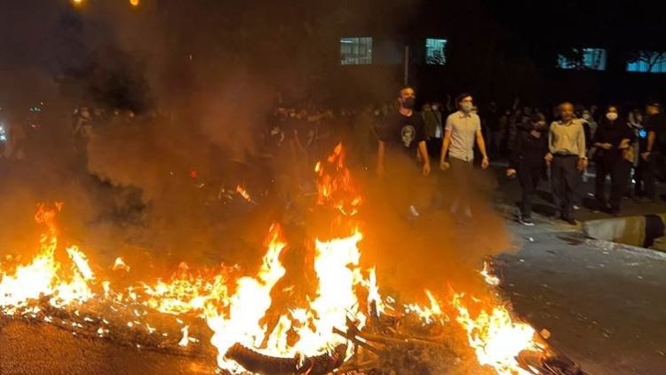 Di xwepêşandanên Rojhilatê Kurdistanê de 23 kesan canê xwe ji dest dane