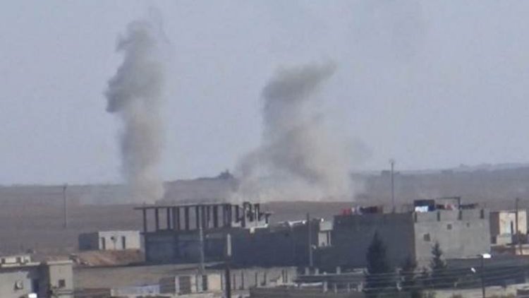Tirkiyê gundê Zor Mixarê li Kobanî topbaran kir