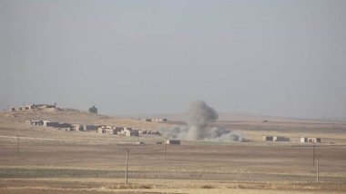 Hêzên Tirkiyê gundên Zirganê topbaran kirin: Serbazekî Sûrî hat kuştin