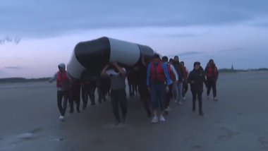 Cezayîrê 62 koçberên Kurd û Sûrî avêtin ser sînorê Nîjerê