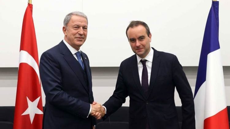 Fransayê ji ber operasyona ser Rojava hişyarî da Tirkiyê