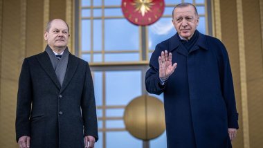 Serdana Erdogan bo Berlînê hate betalkirin