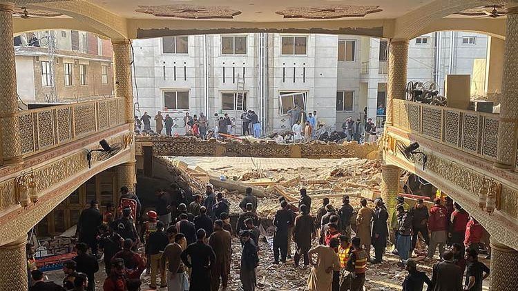 Li Pakistanê di nav mizgeftekê de teqîn: Herîm kêm 17 kuştî û 90 birîndar hene