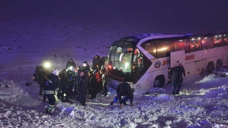 Li Amedê otobusek wergeriya: 30 kes birîndar bûn