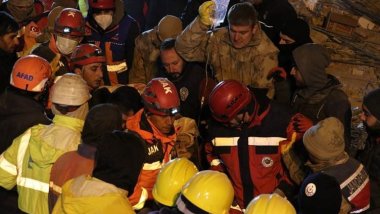 Li Amedê jinek piştî 72 saetan ji bin kavilan hat rizgarkirin