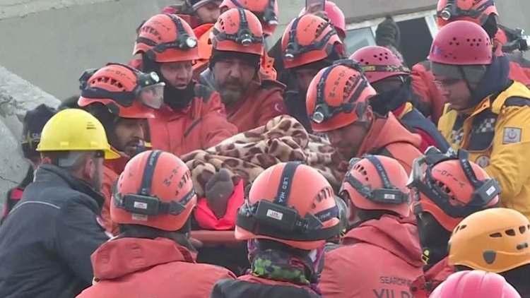 Li Mereşê jineke ciwan piştî 99 demjimêran hat rizgarkirin