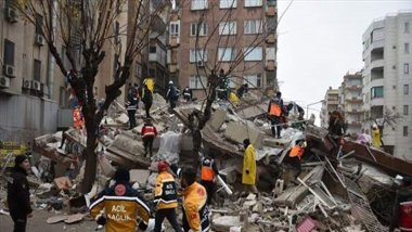 Li Semsûrê 11 rojnamevan di erdhejê de mirin