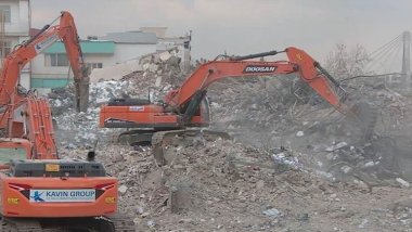 Li Semsûrê bi dehan makîneyên Herêma Kurdistanê kavilên avahiyan radikin