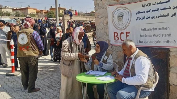Dezgeha Xêrxwaziya Barzanî li Efrînê bi berdewamî alîkariyan belav dike