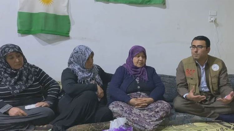 Dezgeha Xêrxwaziya Barzanî serdana malbata şehîdên Cindirêsê kir