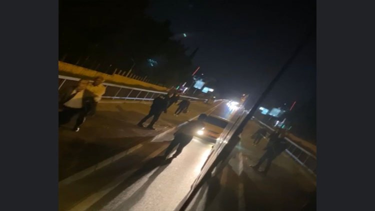 Li Antalyayê êrîşî otobusa Êlihê kirin