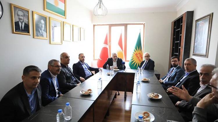 AK Partiyê serdana PDK Bakurê kir