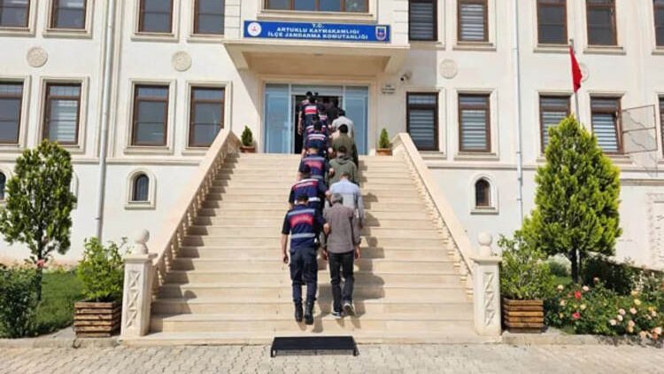 Li Mêrdînê bi hinceta PKKê 17 kes hatin desteserkirin