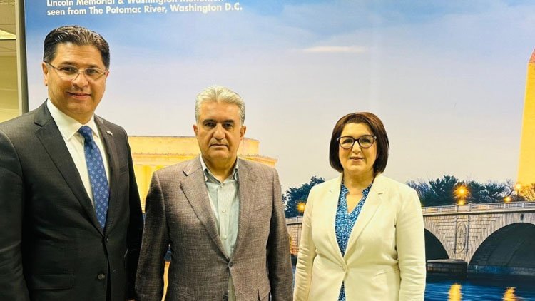 Rêbar Ehmed li Washingtonê bi hejmarek berpirsên rêveberiya Amerîkayê re dicive