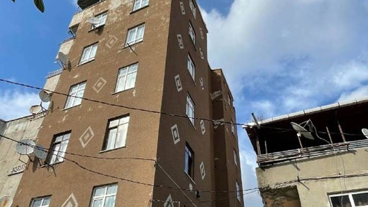 Keçeke ji Sûriyê li Stenbolê ji avahiyekê ket û mir; mirina wê bi guman e