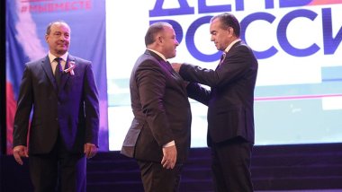 Li Rûsyayê parlamenterekî Kurd hat xelatkirin