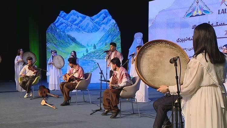 Kurdên Êzidî di Festîvala Rewşenbîrî ya Lalişê de çanda xwe nîşan dan