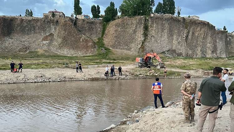 Li Agiriyê zarokê 12 salî di çem de xeniqî