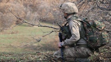 Leşkerekî tirk li deverên sînorî yên Herêma Kurdistanê hat kuştin