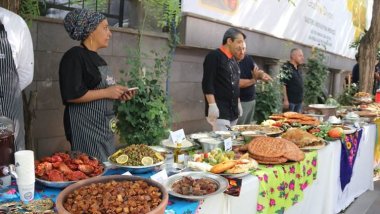 80 şefên ji bajarên cûda ji berhemên Amedê xwarin çêkirin