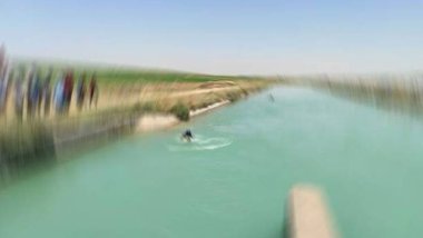 Li Rihayê cenazeyê kesekî di kanala avê de hat dîtin