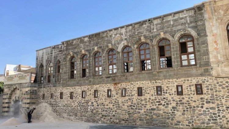 Baroya Şirnexê ji bo Mala Dengbêjan doz vekir