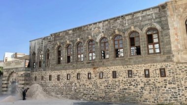 Baroya Şirnexê ji bo Mala Dengbêjan doz vekir