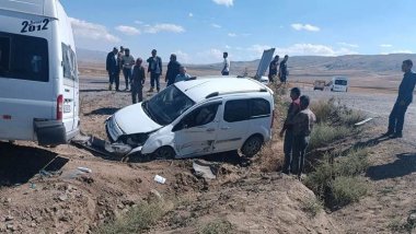 Li Wanê mînîbusa mamosteyan qeza kir: 12 birîndar