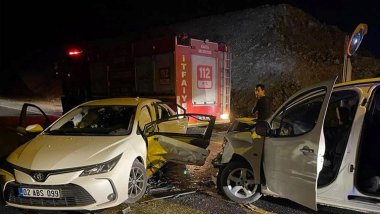 Li Rihayê 2 otomobîl li hev qelibîn: 11 birîndar