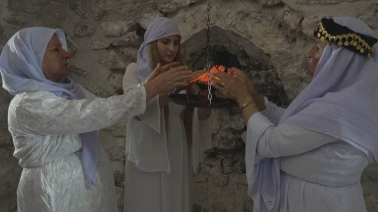 Kurdên Êzidî li Lalişê ji bo Rojavayê Kurdistanê diayan dikin
