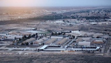 Baregeha leşkerî ya Eyn El-Esed bi çend mûşekan hat armanckirin